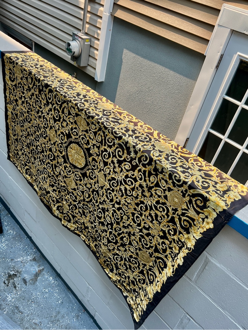Versace Black and Gold Ornate Baroque Beach shawl - Picture 4 of 7